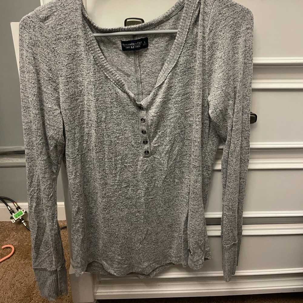 super soft shirt and looks like it’s never been worn
